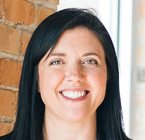 Sophie Hartwell, vodja podpore strankam, portret člana ekipe za storitve